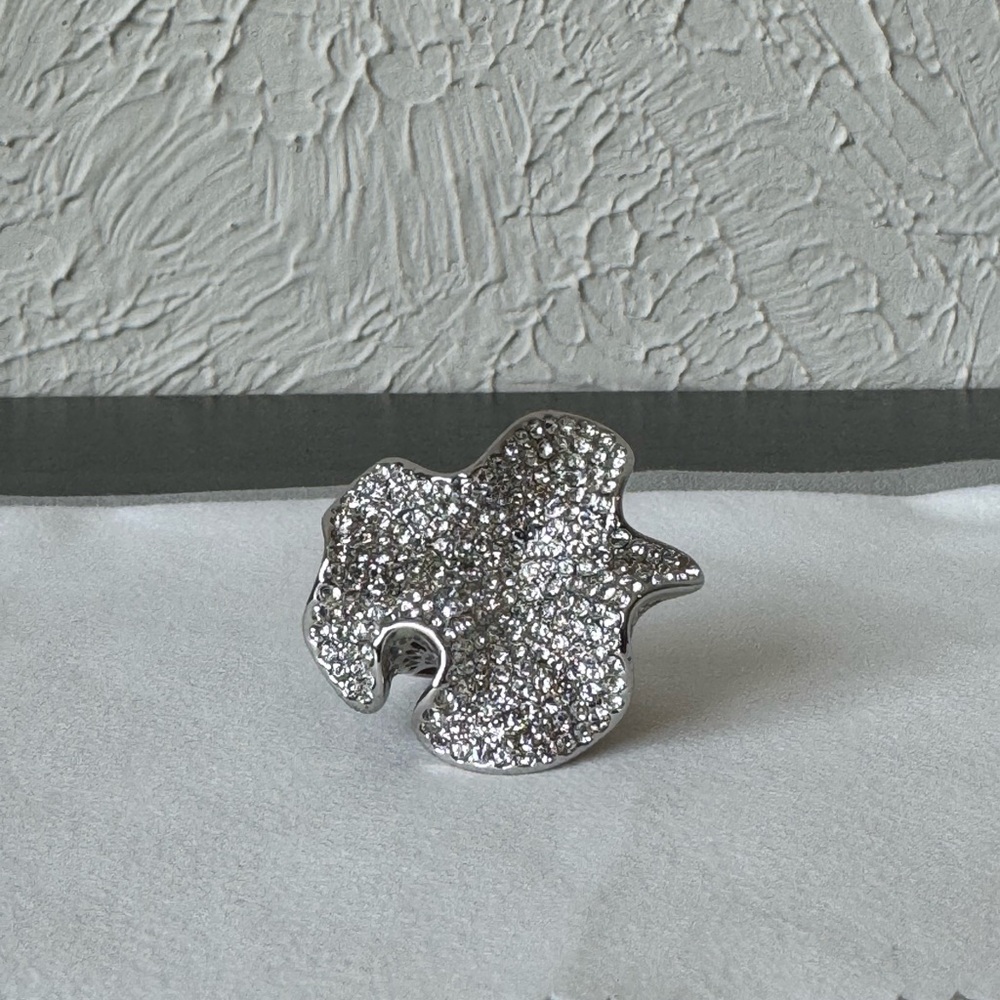 Elegant Silver Crystal Flower Ring
